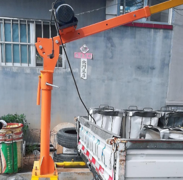 小型吊運機是卡車裝卸貨物的好幫手