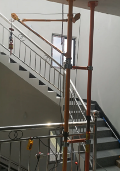 室內(nèi)吊運(yùn)機(jī)可以往沒有電梯的低層樓房上吊門窗