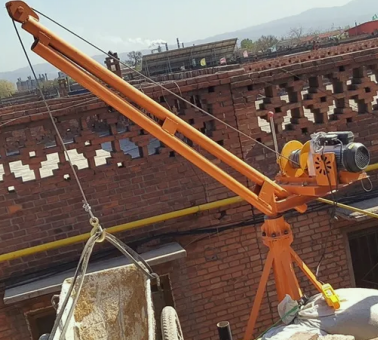 室外吊運(yùn)機(jī)吊重并非完全依靠電力